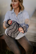 Load image into Gallery viewer, Long John Mitts